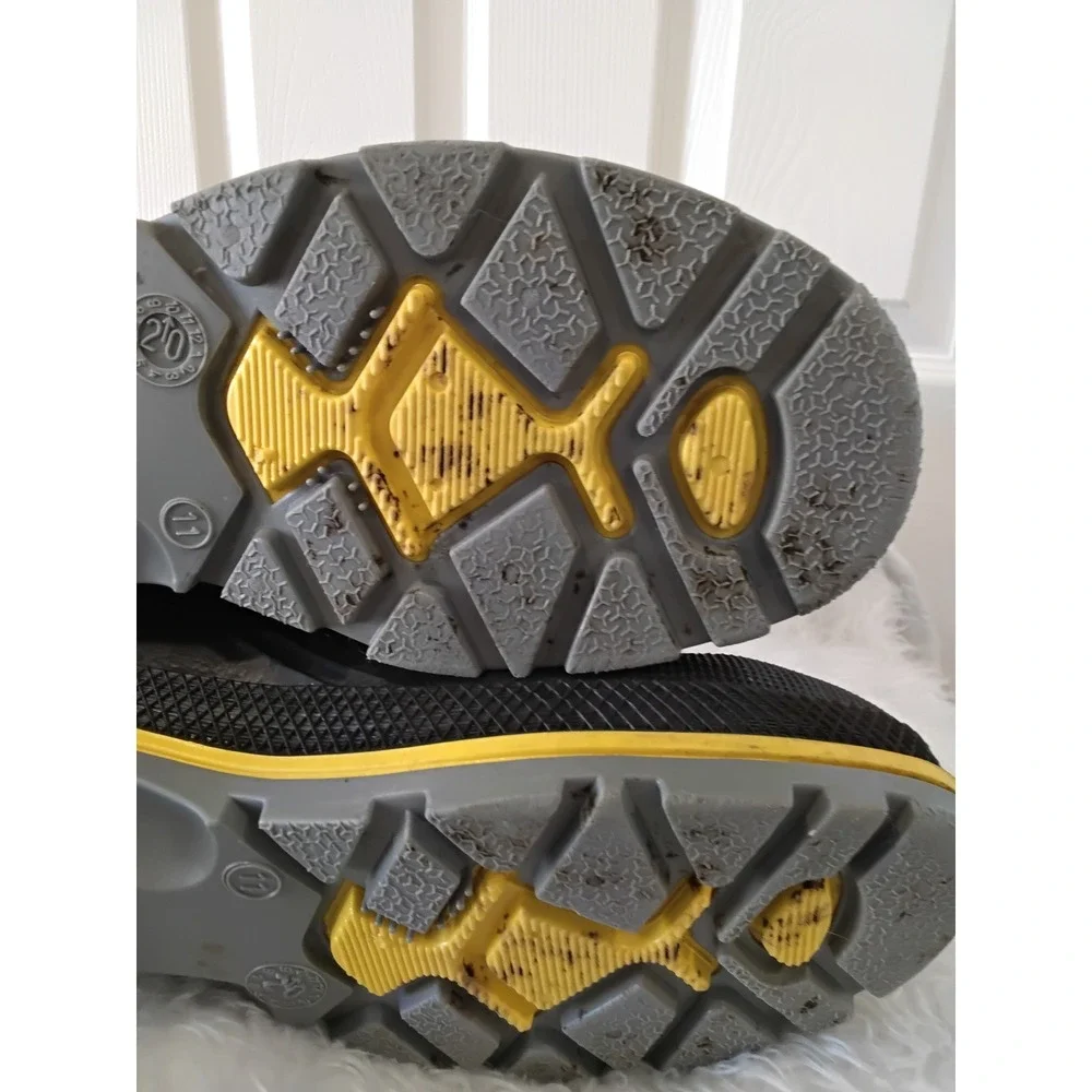 Servis by Honeywell ASTM F241311 M I75 C75 Black Rubber Steel Toe Work Boots‎